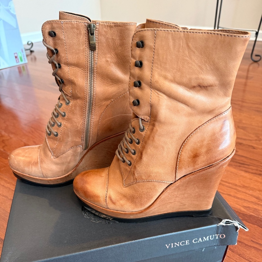 Vince Camuto Suni ankle boots